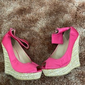 Sheik got pink wedges size 10
